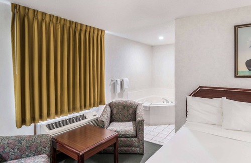 Wenona Hotel | Budget-Friendly Stay at Americas Best Value Inn Wenona