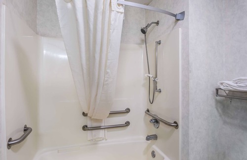 Wenona Hotel | Budget-Friendly Stay at Americas Best Value Inn Wenona