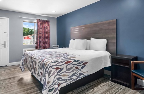 Siloam Springs Hotel | Budget-Friendly Stay at Americas Best Value Inn & Suites