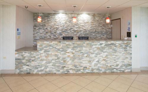 West Point Hotel | Discover Americas Best Value West Point with Pool Access