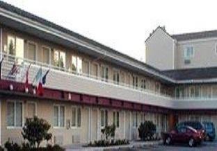 Westminster Triangle Hotel | Comfortable Stay at Americas Inn & Suite - Wheelchair Accessible