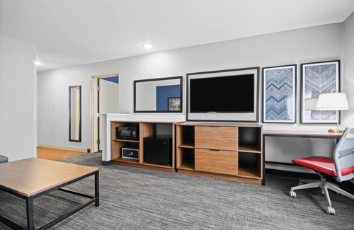 International Falls Hotel | Discover AmericInn by Wyndham International Falls Today