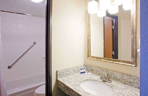 Alexandria Hotel | Relax at AmericInn by Wyndham Alexandria with Pool & Spa