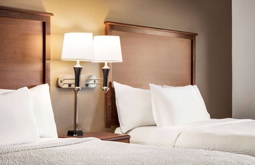 Baudette Hotel | Highly Rated AmericInn by Wyndham Baudette with Pool & Spa