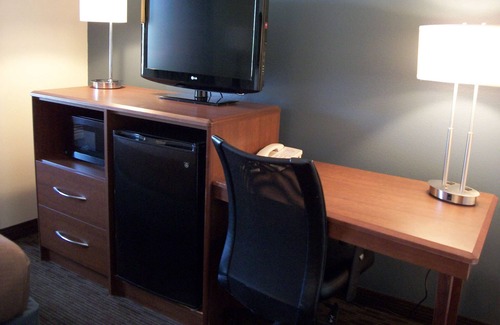Beulah Hotel | Comfortable Stay at AmericInn by Wyndham Beulah