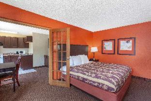 Ham Lake Hotel | Pet-Friendly Comfort at AmericInn by Wyndham Ham Lake