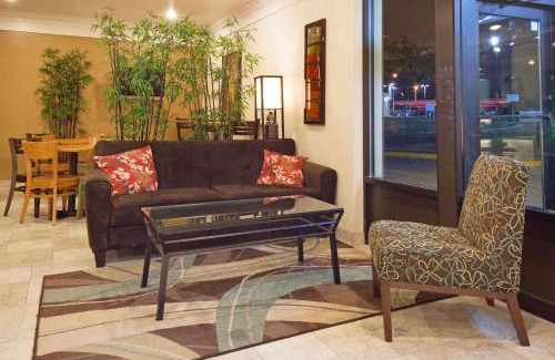 Johnston Hotel | Discover AmericInn by Wyndham: Pet-Friendly & Pool Access