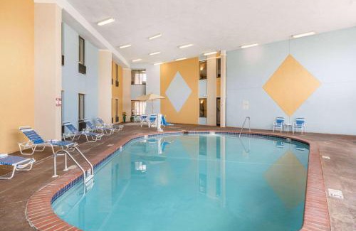 Johnston Hotel | Discover AmericInn by Wyndham: Pet-Friendly & Pool Access