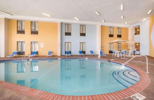 Johnston Hotel | Discover AmericInn by Wyndham: Pet-Friendly & Pool Access