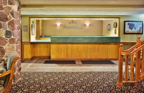 Kearney Hotel | Pet-Friendly AmericInn by Wyndham Kearney with Breakfast