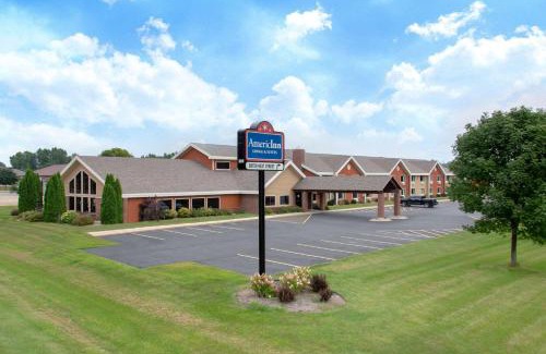 New London Hotel | Comfortable Stay at AmericInn by Wyndham New London