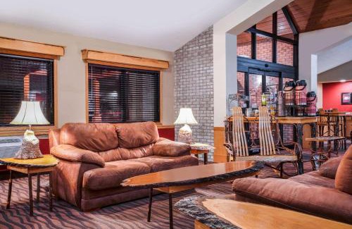 Park Rapids Hotel | Comfortable Stay at AmericInn by Wyndham Park Rapids