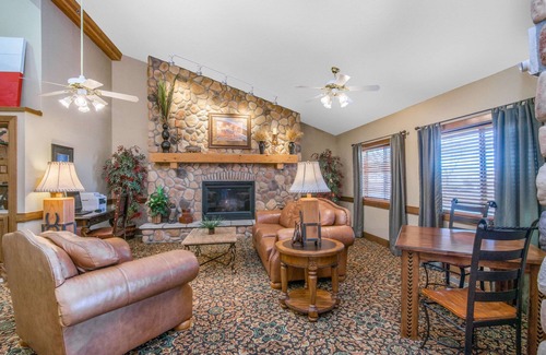Pampa Hotel | Inviting Stay at AmericInn by Wyndham Pampa - Event Center
