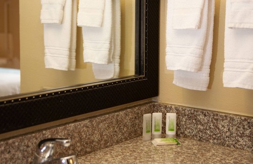 Pampa Hotel | Inviting Stay at AmericInn by Wyndham Pampa - Event Center