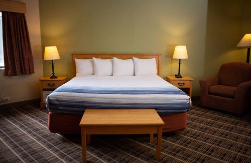 Pampa Hotel | Inviting Stay at AmericInn by Wyndham Pampa - Event Center