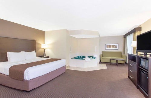 Rhinelander Hotel | Discover AmericInn by Wyndham Rhinelander - Rated 9.2/10