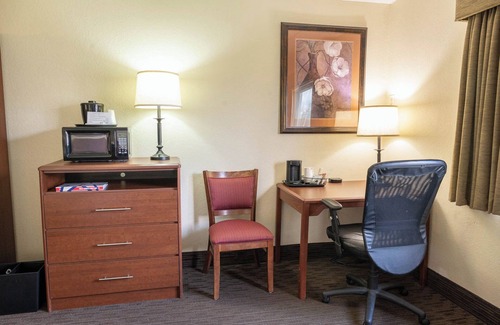 Red Wing Hotel | Discover Comfort at AmericInn by Wyndham Red Wing