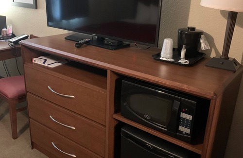 Roseau Hotel | Comfort and Convenience at AmericInn by Wyndham Roseau