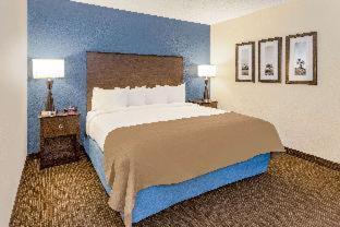 Sleepy Eye Hotel | Relax at AmericInn by Wyndham Sleepy Eye with Pool & Hot Tub