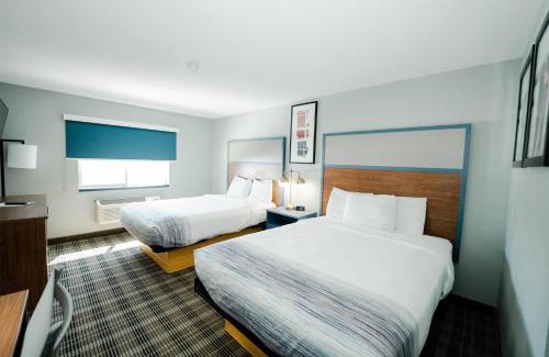 Tomahawk Hotel | Pet-Friendly Retreat at Super 8 by Wyndham Tomahawk