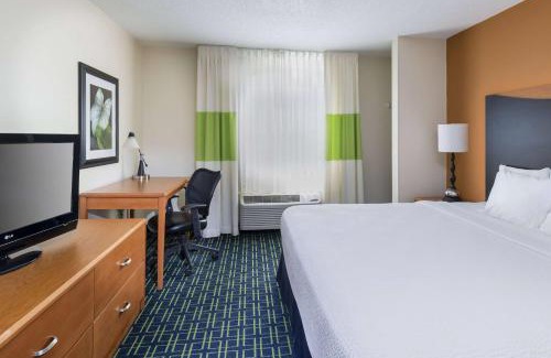 Southwest Topeka Hotel | Family-Friendly Stay at AmericInn by Wyndham Topeka