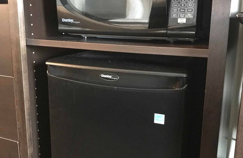 Winona Hotel | Eco-Friendly Family Getaway at AmericInn by Wyndham Winona