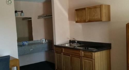 Kingsport Hotel | Convenient Stays at Americourt with Family-Friendly Amenities