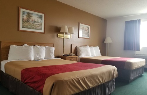 Stanley Hotel | Cozy AmeriVu Inn and Suites - Family-Friendly Amenities Await