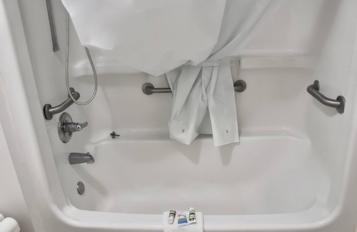 Stanley Hotel | Cozy AmeriVu Inn and Suites - Family-Friendly Amenities Await