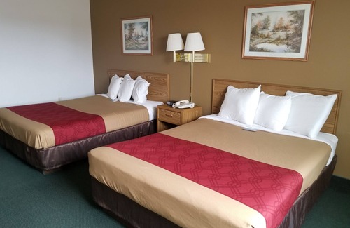 Stanley Hotel | Cozy AmeriVu Inn and Suites - Family-Friendly Amenities Await