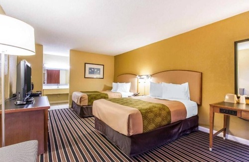 Gilbertsville Hotel | Family-Friendly Stay at AmeriVu Inn & Suites in Gilbertsville