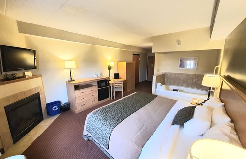 Waconia Hotel | Discover AmeriVu Inn & Suites - Waconia with Pool Access