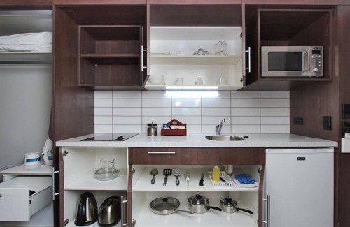 Porirua Hotel | Comfortable Stay at Amethyst Court Motorlodge with Breakfast