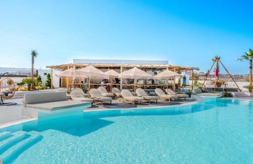 Oia Hotel | Elegant Amethyst Suites in Oia with Pool and Ocean View