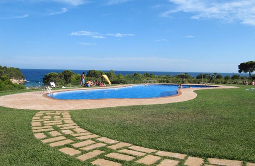 Calafat Apartment | Cozy Apartment L'Ametlla de Mar with Pool and Spa Access
