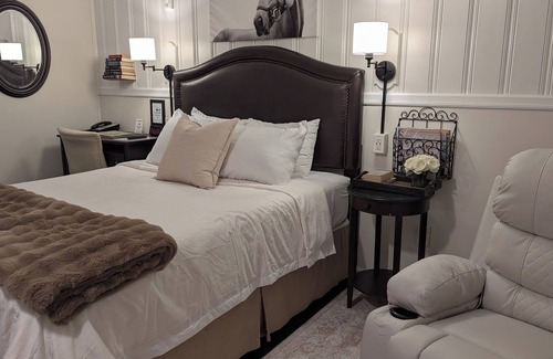 Amherst Hotel | Premium Stay at Amherst Inn - Family-Friendly Amenities