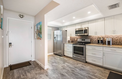 Bradenton Beach Condo | Direct Beachfront Condo with Ocean View & Private Pool