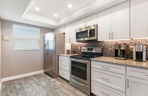 Bradenton Beach Condo | Direct Beachfront Condo with Ocean View & Private Pool