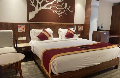 Port Blair Hotel | Discover Ami Grace: Family-Friendly Hotel with Pool & Dining