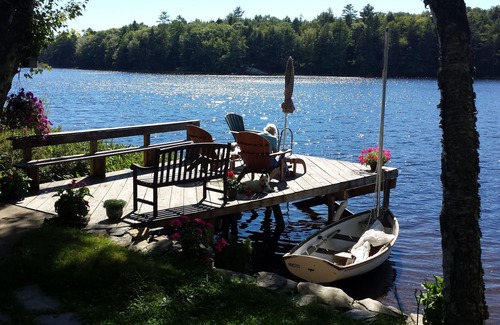 Boothbay Cabin | Amid nature-charming, romantic,fun!4boats,2 docks,fireplace, SWest view+ sunsets