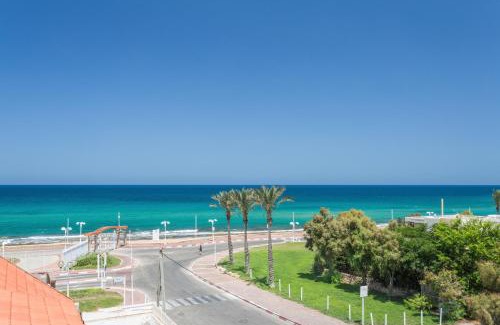 Nahariya Hotel | Cozy Amigo Hotel with Ocean Views - Highly Rated Stay!