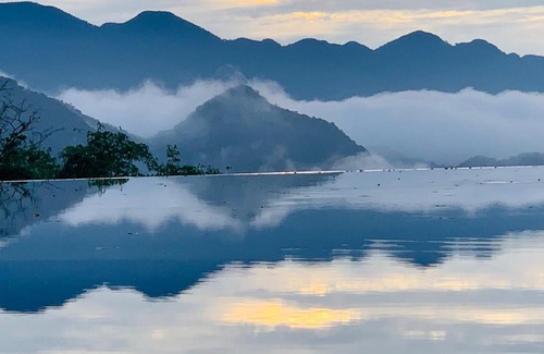 Pu Long Nature Reserve Resort | Discover Amigo Pu Luong: Family-Friendly with Pool & Breakfast