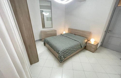 Historic Centre Apartment | Eco-Friendly Amikales Rooms: Family Comfort & Hot Tub