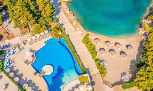 Cove Tri Zala (Zrnovo) Hotel | Relaxing Aminess Port 9 Resort: Beachfront with Spa & Pool