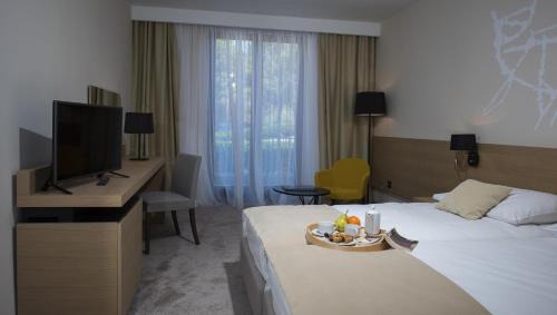 Cove Tri Zala (Zrnovo) Hotel | Discover Aminess Liburna Hotel: Oceanfront Bliss Awaits