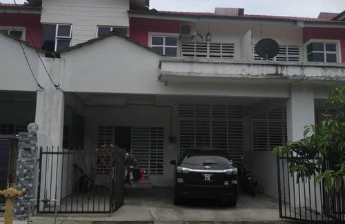 Wakaf Bharu House | Budget-Friendly Amir Villa Hijrah: Family-Friendly Retreat