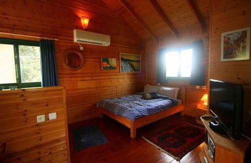 Amirim Cabin | Amirim Atmosphere: Eco-Friendly Retreat with Ocean Views