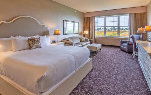 Bird In Hand Hotel | Experience Comfort at Amish View Inn & Suites with Pool