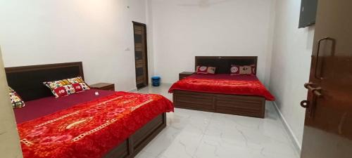 Vrindavan House | Budget-Friendly Stay at Amit Guest House for Families