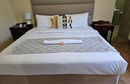Bluewater Bay House | Relax at AMM Guesthouse with Oceanfront Amenities